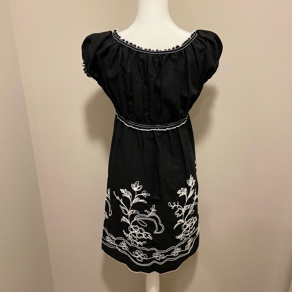 Max Edition Empire Waist, Embroidered Dress - Picture 2 of 5